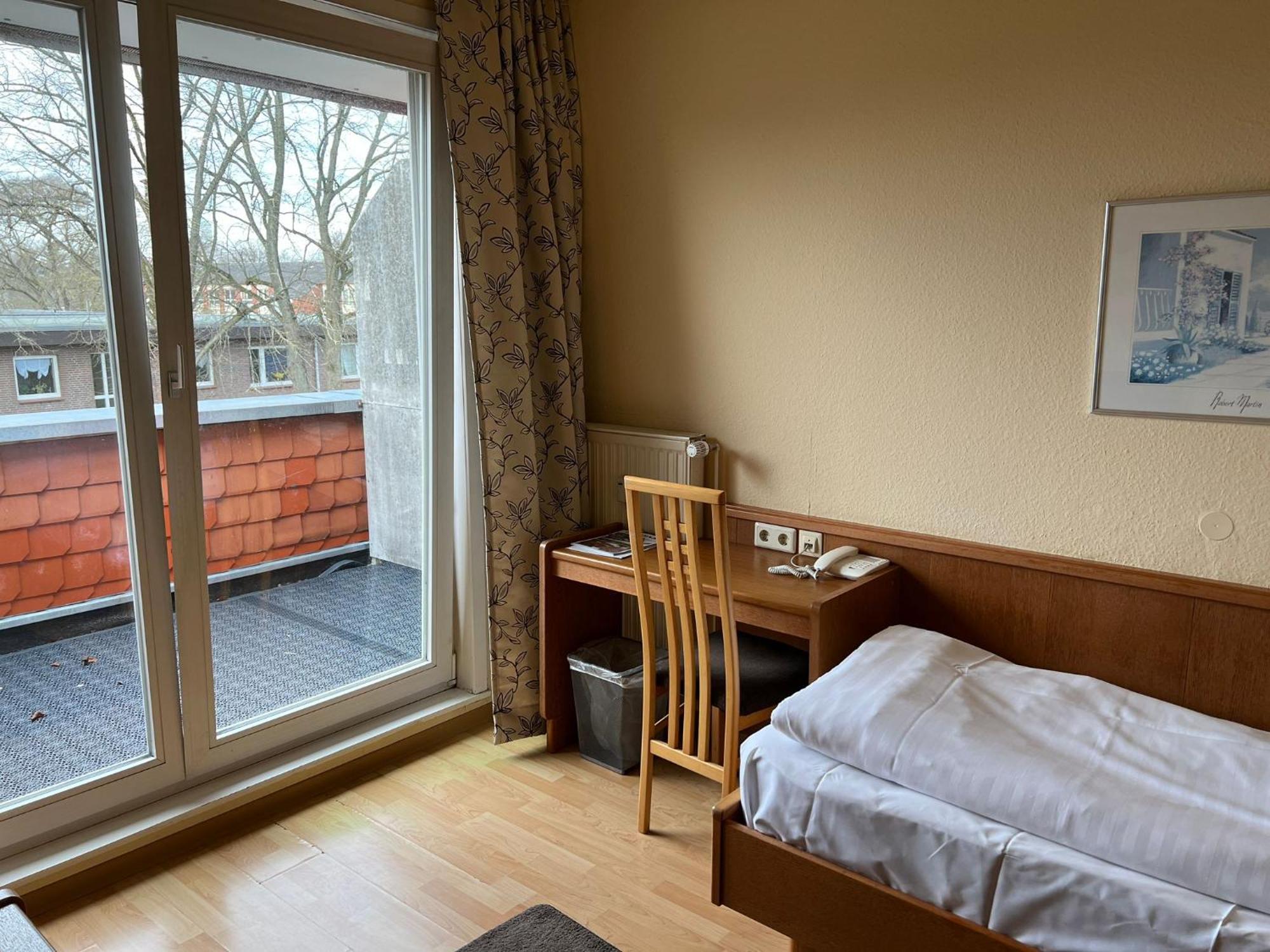 Hotel Zum Kaffeekännchen Norderstedt Exterior foto